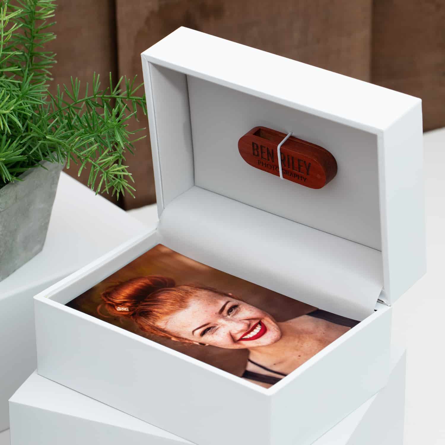 Walnut Wood Slide Photo Box (4x6) - Photo Packaging - PhotoFlashDrive