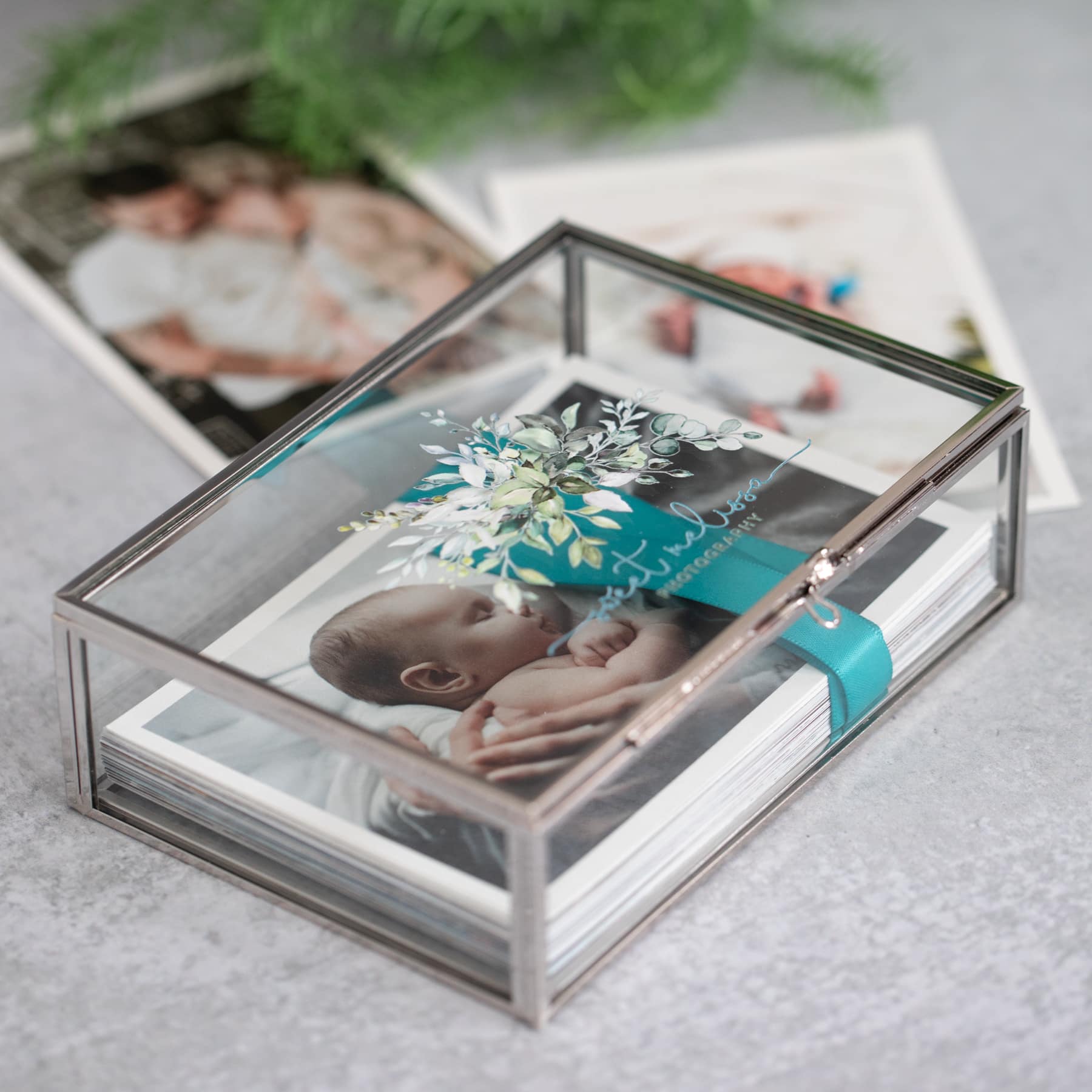 Clear Vintage Glass 4x6 Photo Box by J. Devlin (Pbox 127)