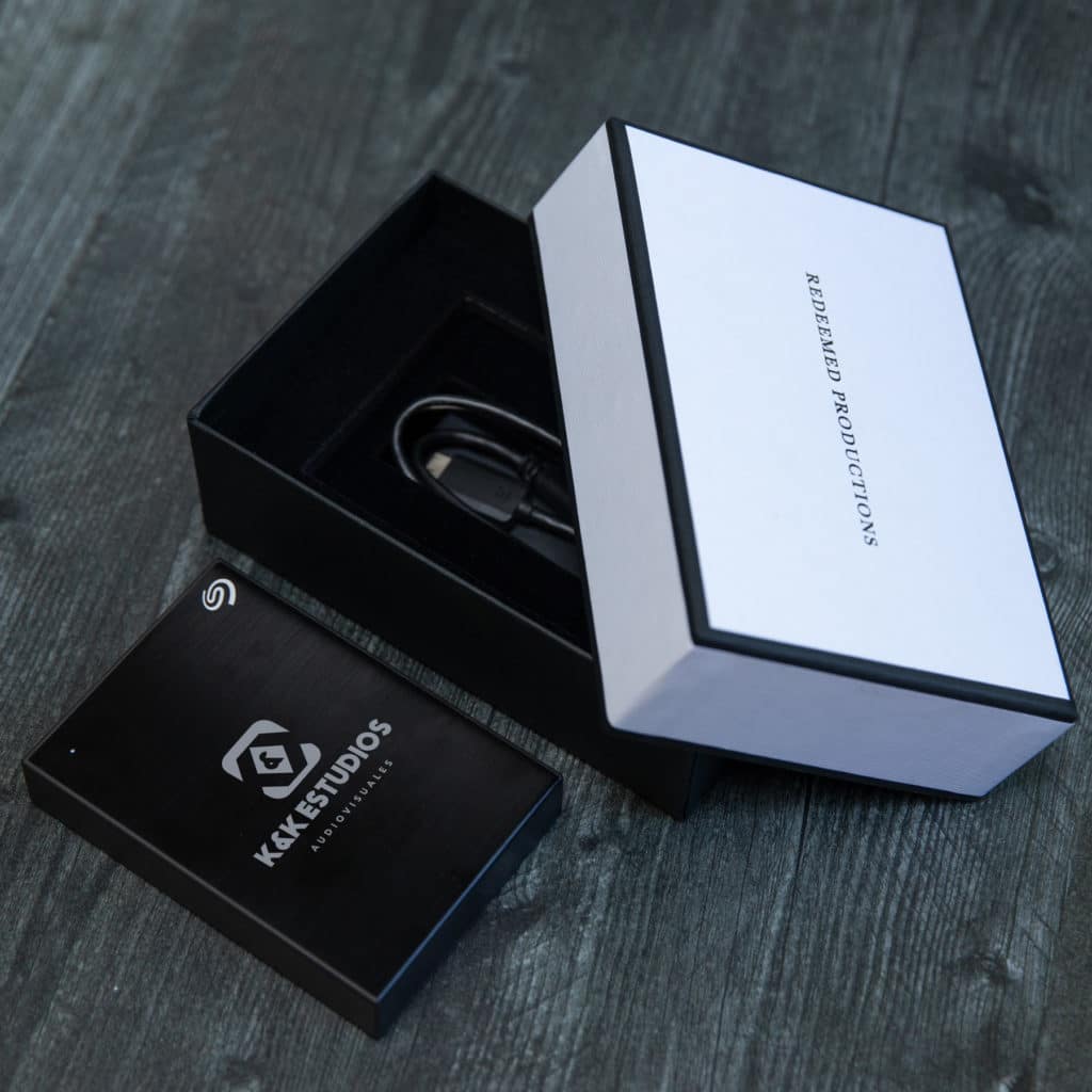 Seagate Backup Plus + Tailored Linen Box Bundle